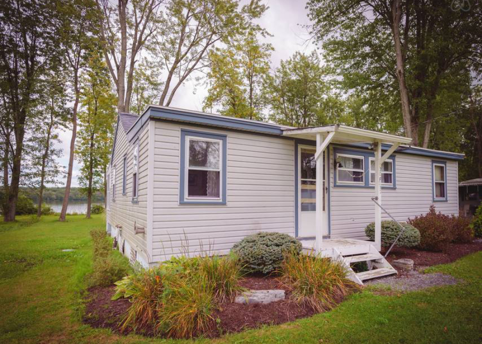 Cross Lake Inn & Marina